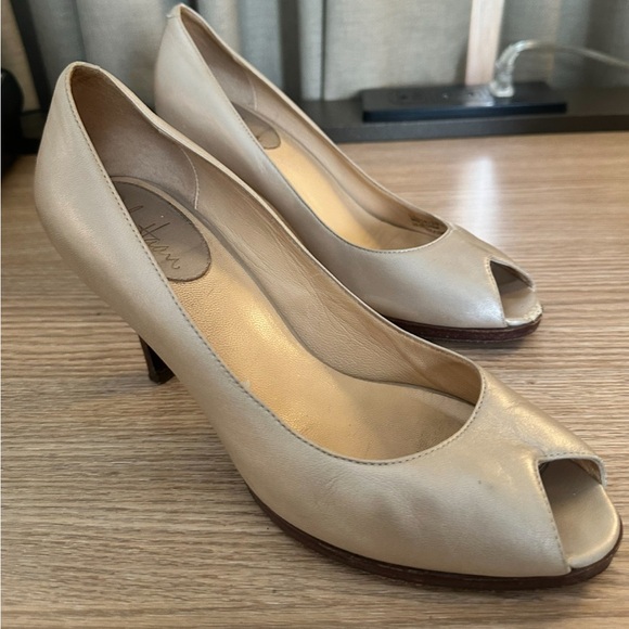 Cole Haan Cocktail Party Peep ToeLeather Slip-On Pumps Womens Sz 8.5 - Picture 1 of 5